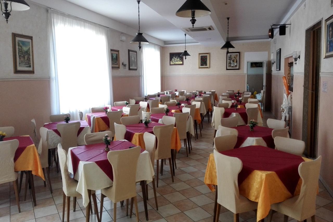 Hotel Carol Cesenatico Εξωτερικό φωτογραφία