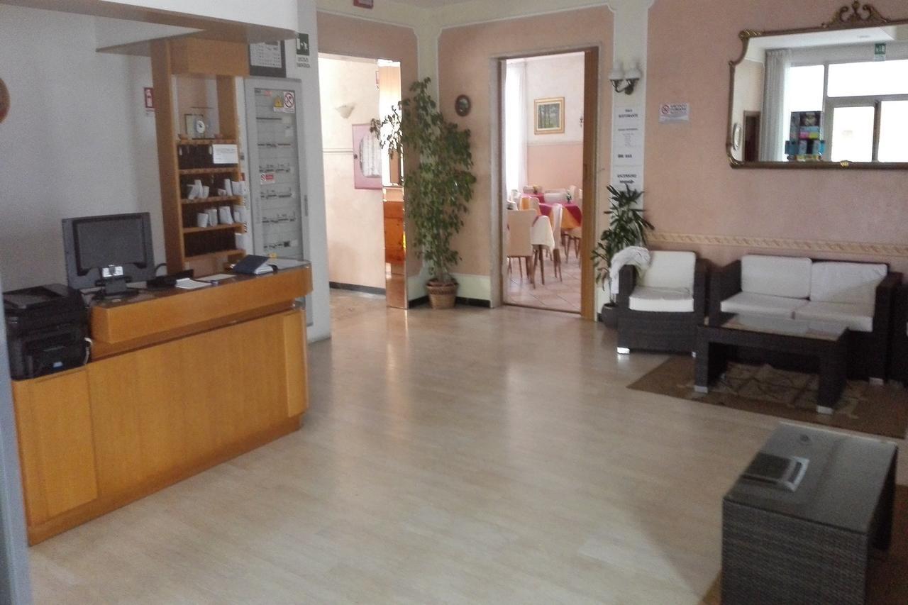 Hotel Carol Cesenatico Εξωτερικό φωτογραφία